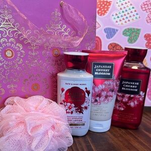 Bath & Body Works Japanese Cherry Blossom Trio - Red & White